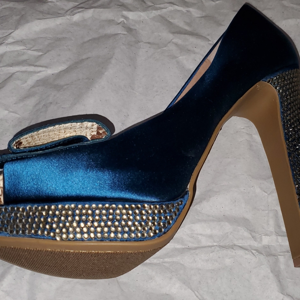 Vince Camuto Heels